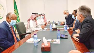 مسؤولون سعوديون يبحثون خلال لقاء سابق مع منظمة الفاو سبل دعم العمل الإنساني في اليمن 